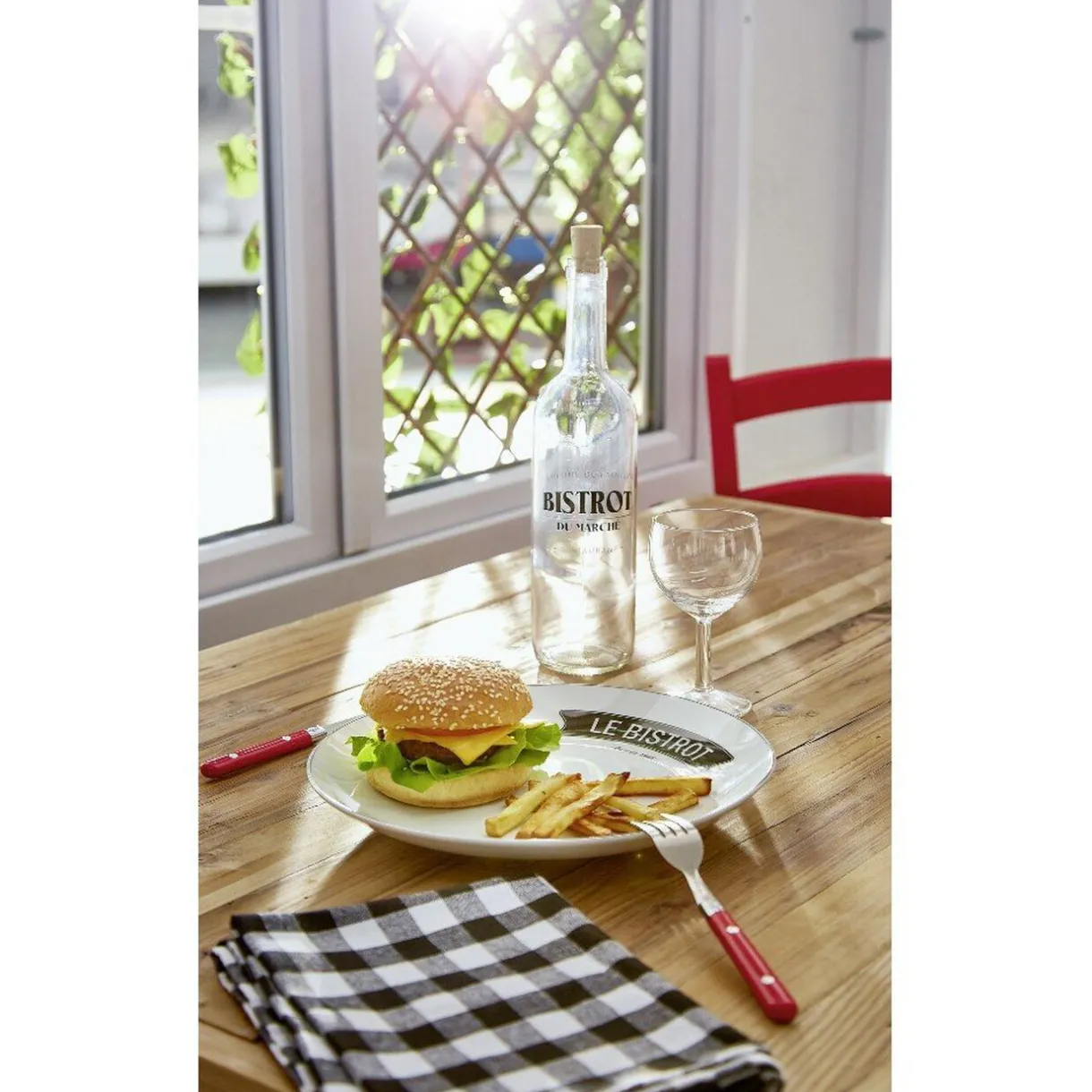 Gifi Assiette plate ronde blanche motif étiquette noire Le Bistrot Outlet