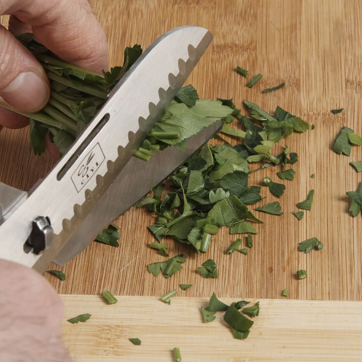 Gifi Ciseau santoku multifonctions avec étui de protection Online