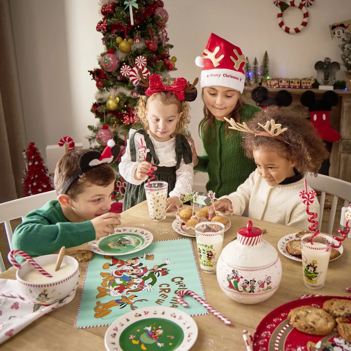 Gifi Lot de 4 assiettes dessert Disney Mickey porcelaine Ø19cm